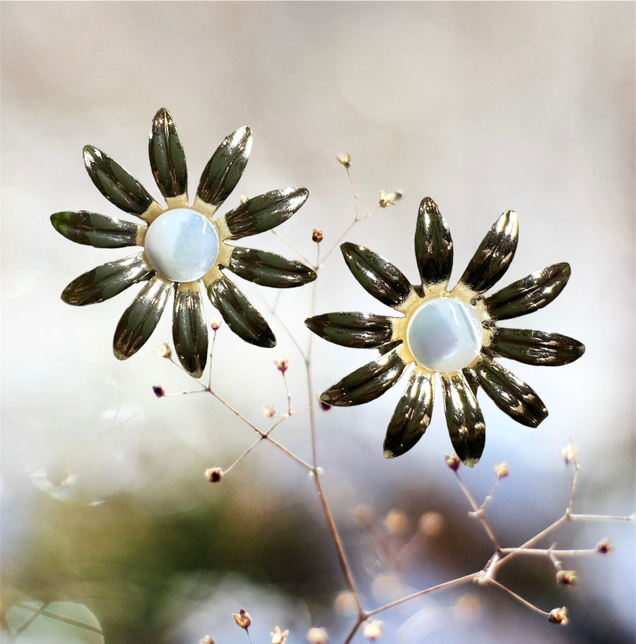 Sunflower Earrings - Mother of Pearl